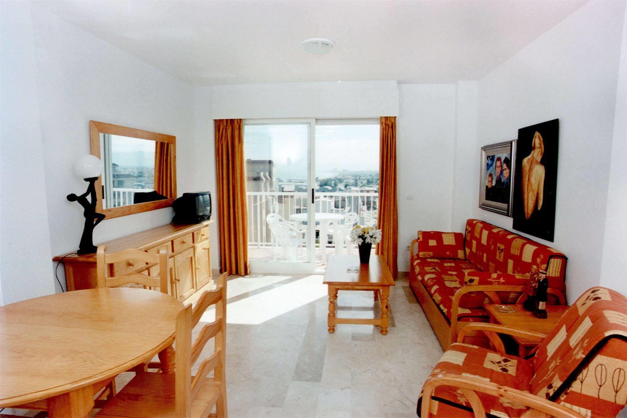 Apartamentos Turisticos Biarritz - Bloque I Gandia Exterior photo